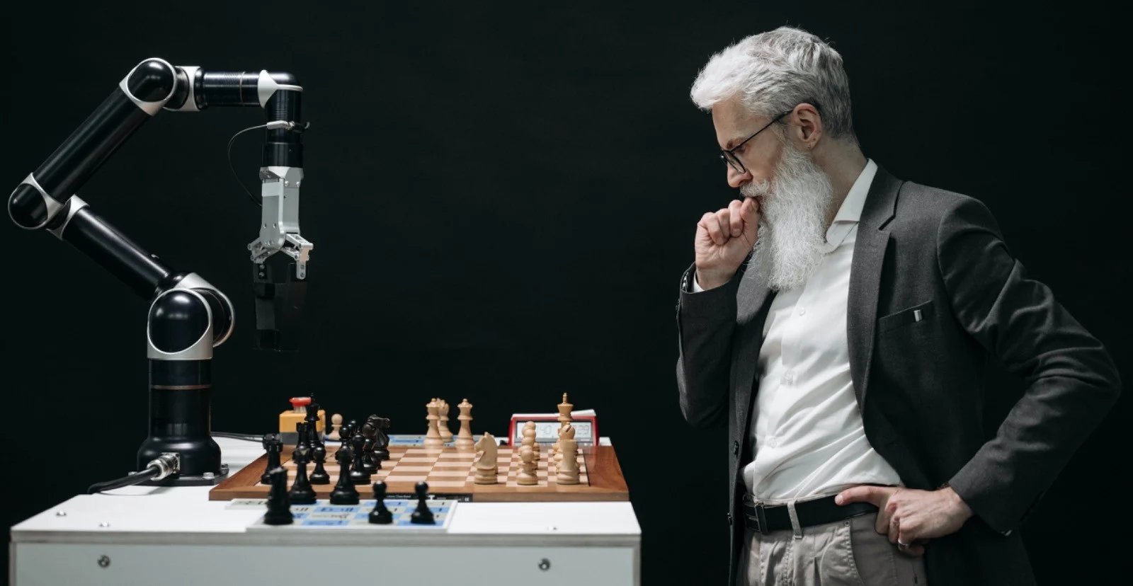 GenAI is reshaping the game for CX and Digital. How CIOs can take advantage ?