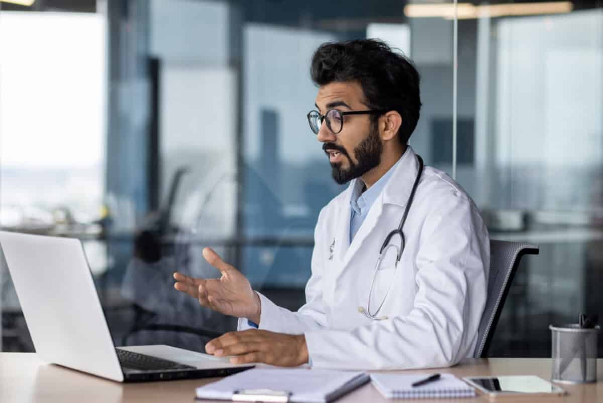 Automating the Clinic: RPA & AI for Efficient Healthcare Operations